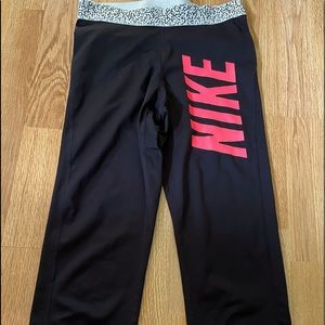 NIKE capris Black & Hot pink